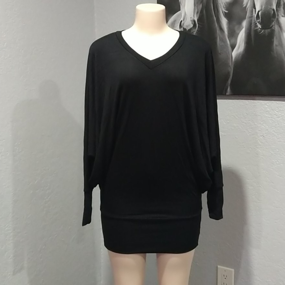 Go Couture v-neck tunic dress